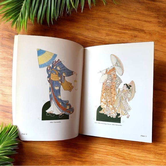 Kabuki Costumes Paper Dolls by Ming-Ju Sun - Dover Publications (1996) - Picture 6 of 9